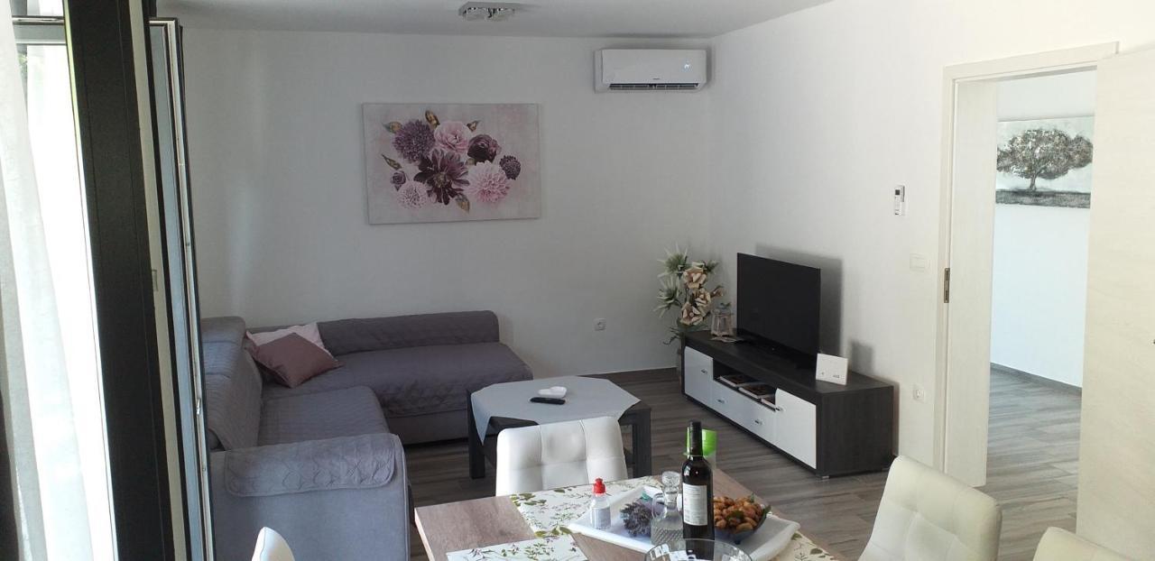 Holiday Apartments Cecilija Супетарска Драга Екстериор снимка