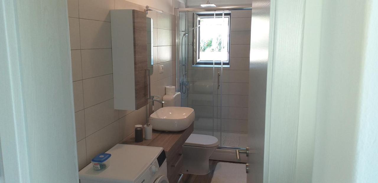 Holiday Apartments Cecilija Супетарска Драга Екстериор снимка