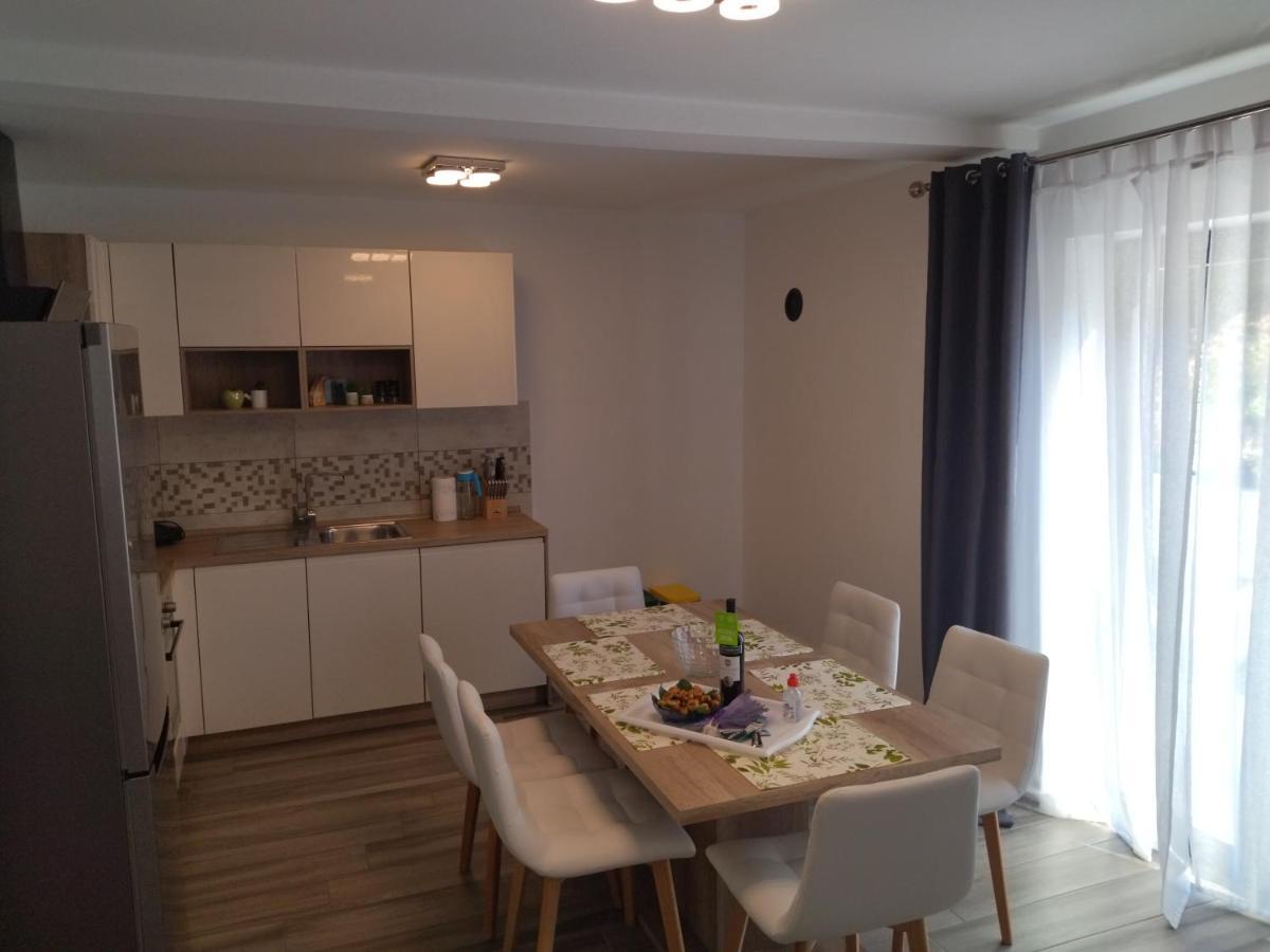 Holiday Apartments Cecilija Супетарска Драга Екстериор снимка