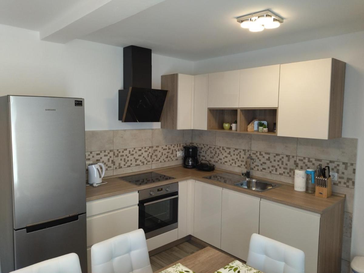 Holiday Apartments Cecilija Супетарска Драга Екстериор снимка