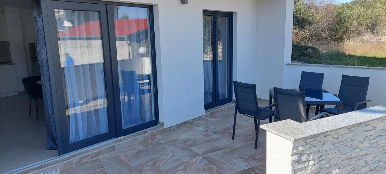 Holiday Apartments Cecilija Супетарска Драга Екстериор снимка