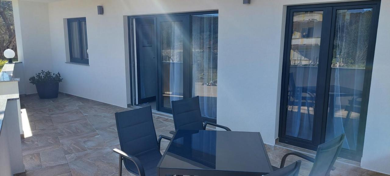 Holiday Apartments Cecilija Супетарска Драга Екстериор снимка