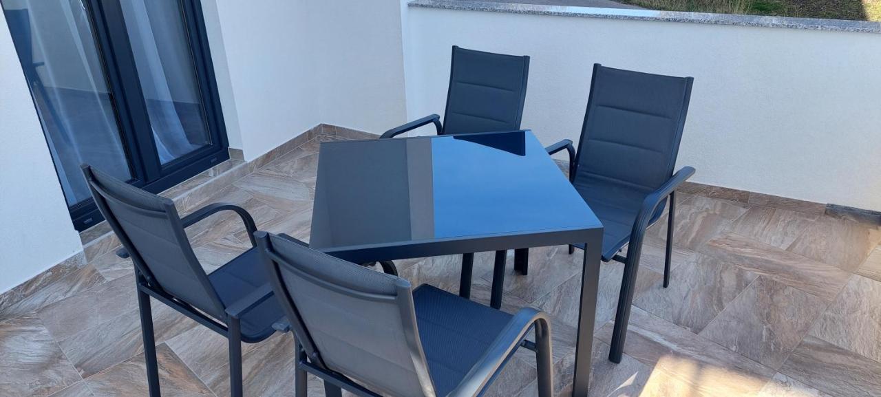 Holiday Apartments Cecilija Супетарска Драга Екстериор снимка