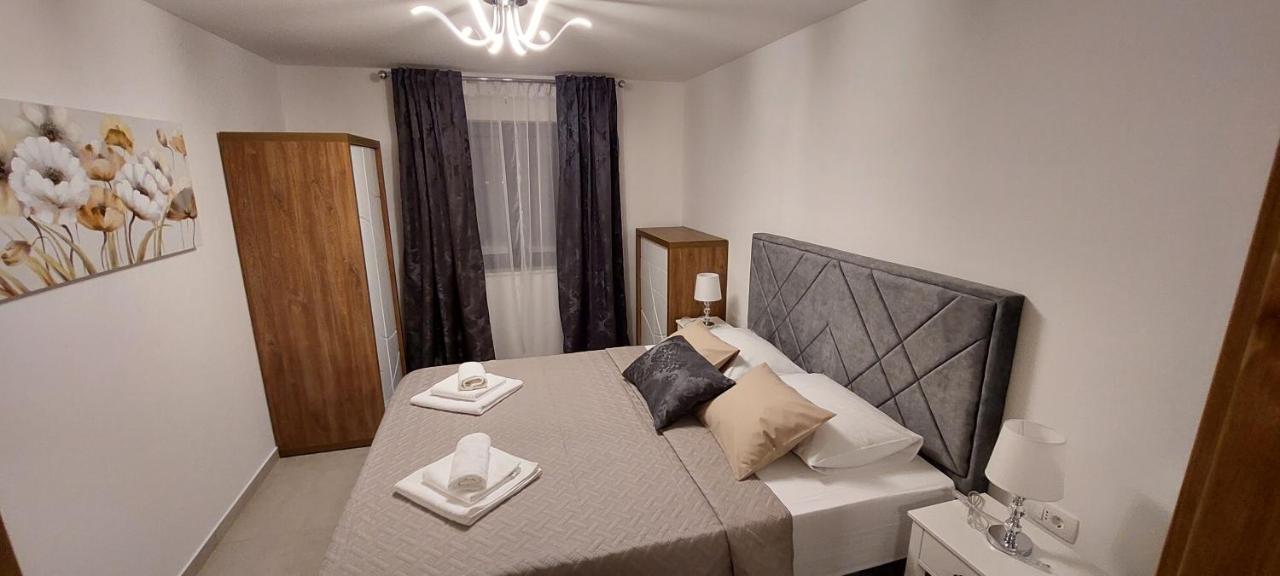 Holiday Apartments Cecilija Супетарска Драга Екстериор снимка