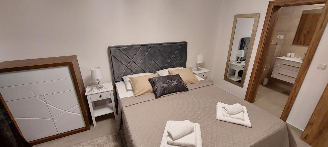 Holiday Apartments Cecilija Супетарска Драга Екстериор снимка
