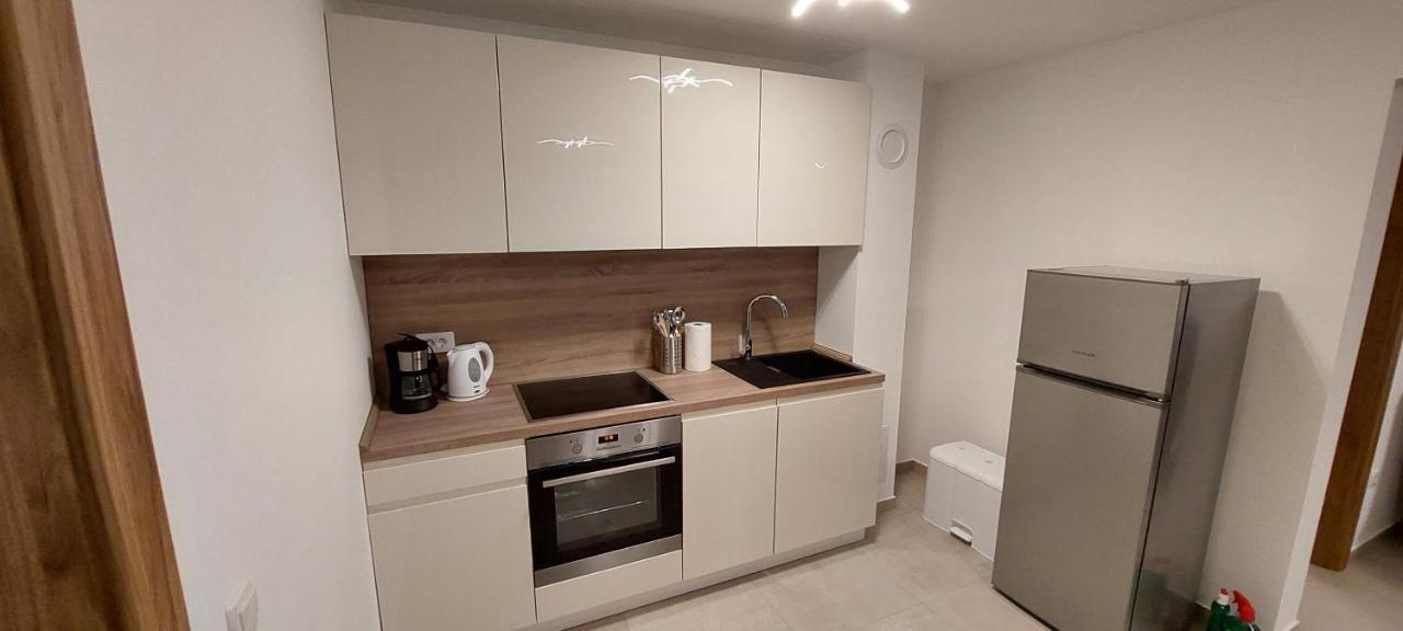 Holiday Apartments Cecilija Супетарска Драга Екстериор снимка