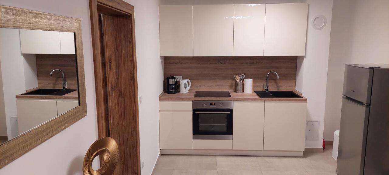 Holiday Apartments Cecilija Супетарска Драга Екстериор снимка