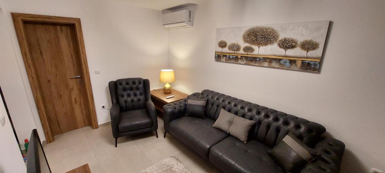 Holiday Apartments Cecilija Супетарска Драга Екстериор снимка