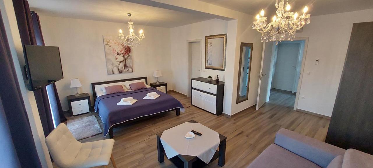 Holiday Apartments Cecilija Супетарска Драга Екстериор снимка