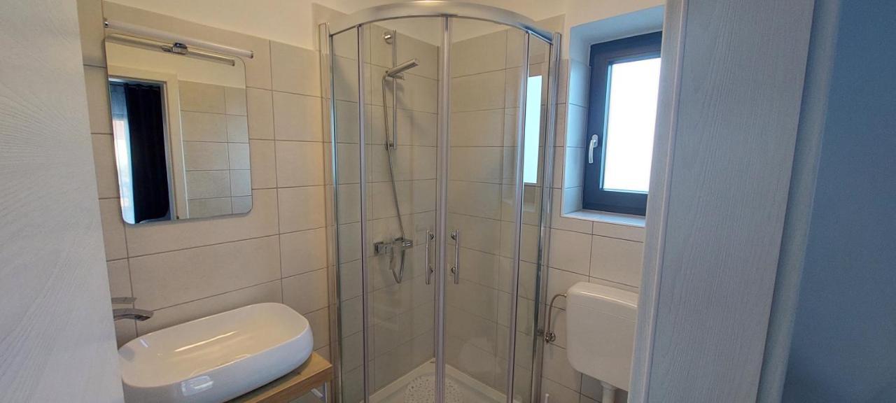 Holiday Apartments Cecilija Супетарска Драга Екстериор снимка
