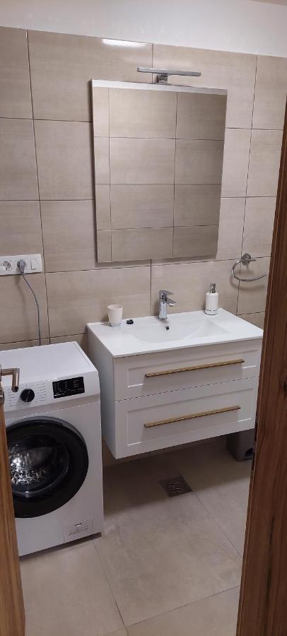 Holiday Apartments Cecilija Супетарска Драга Екстериор снимка