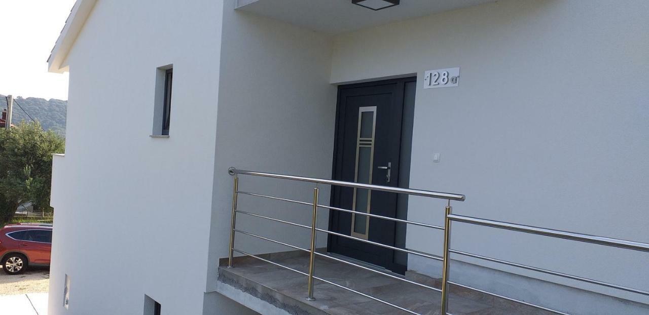 Holiday Apartments Cecilija Супетарска Драга Екстериор снимка